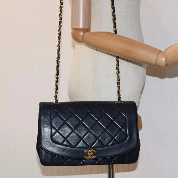 CHANEL Diana Matelasse Chain Shoulder Bag Lamb Skin Black CC Auth - Picture 1 of 16